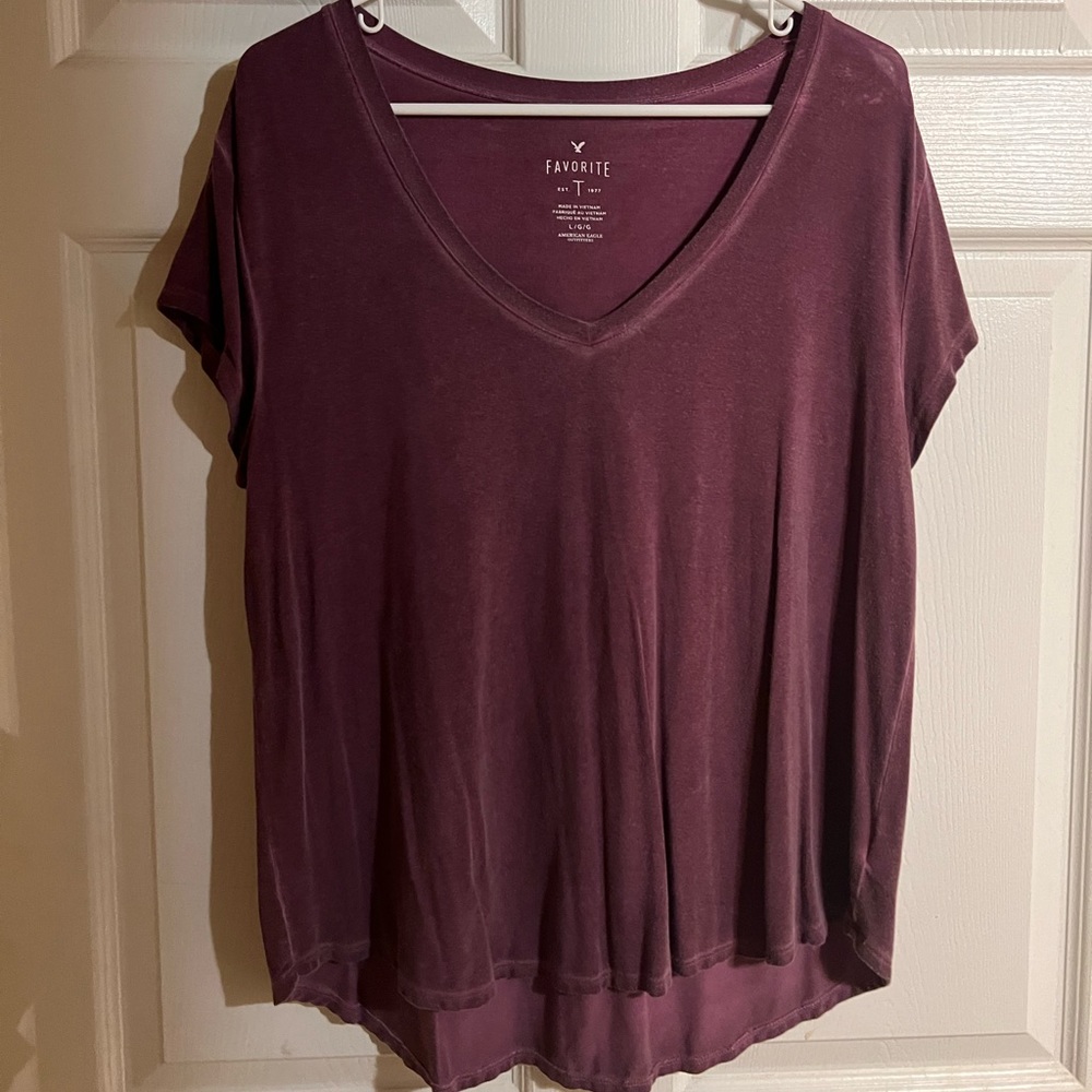 american eagle maroon v neck